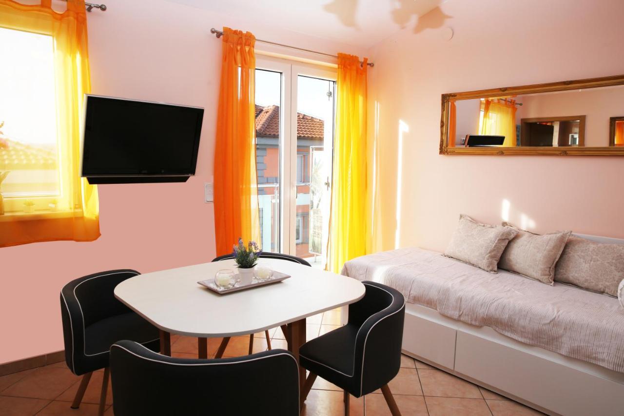 Villa Mit Whirlpool Fuer 32 Per Crikvenica Exteriér fotografie