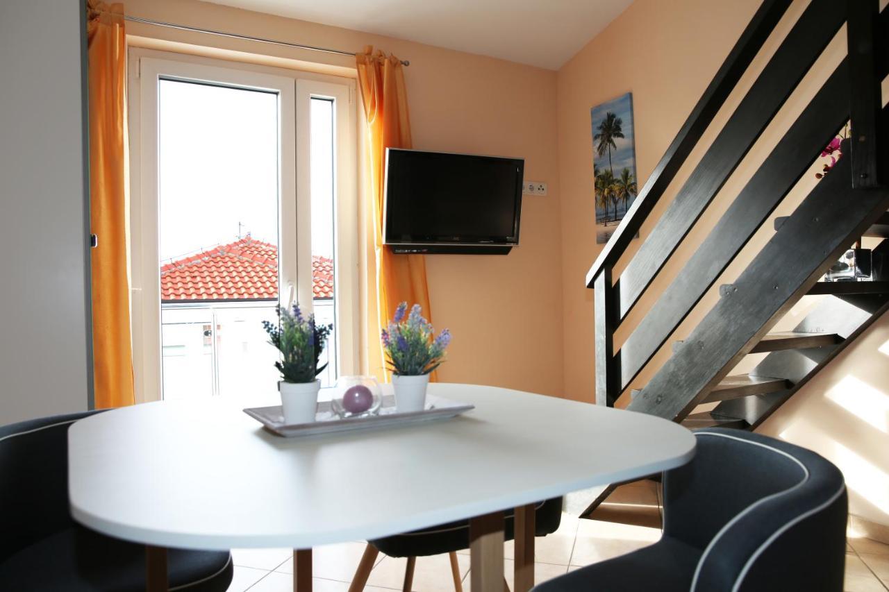 Villa Mit Whirlpool Fuer 32 Per Crikvenica Exteriér fotografie